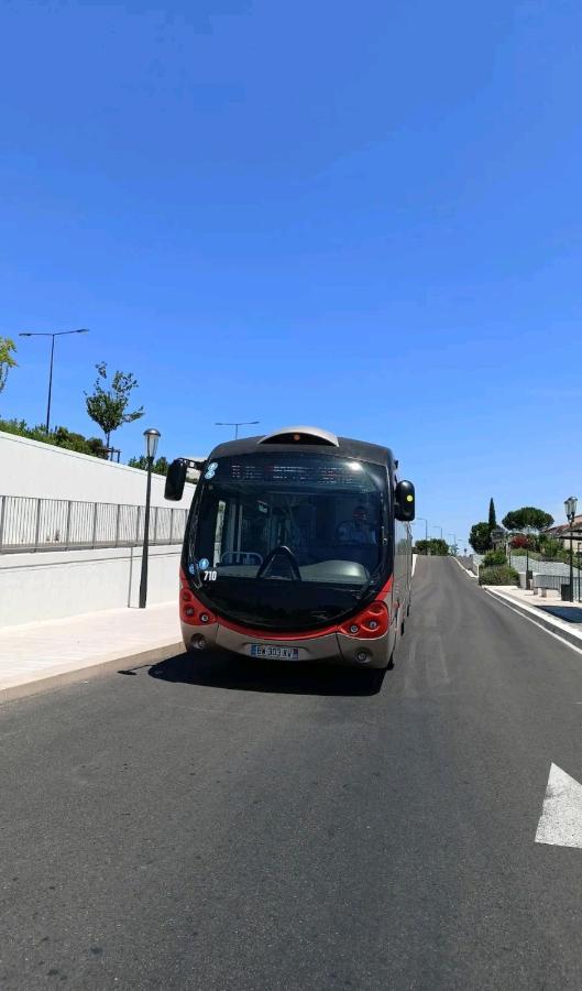 Charmante maison de ville avec parking privé Nîmes Extérieur photo